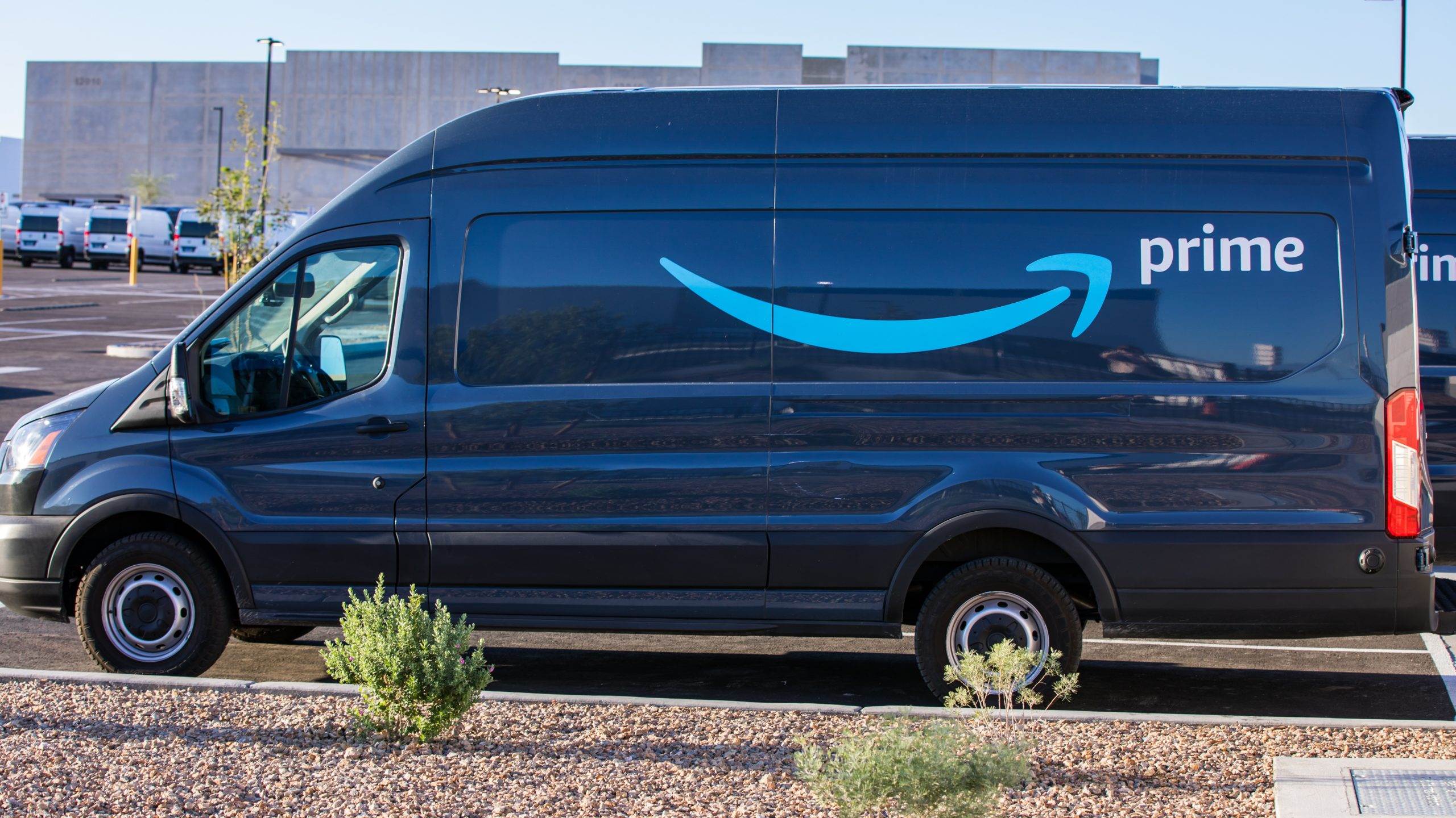 Suing Amazon for a Delivery Driver Hitting Your Car
